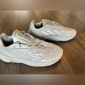 Adidas OZELIA